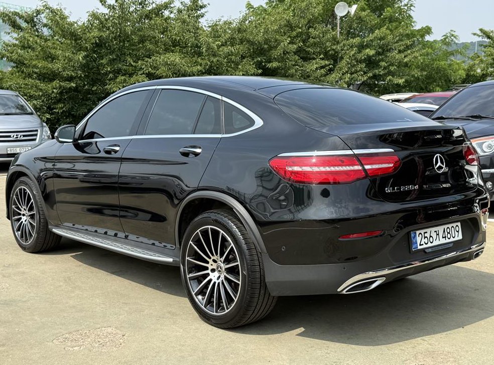벤츠 GLC 클래스 GLC 220 d 4MATIC 프리미엄 쿠페 사진 4