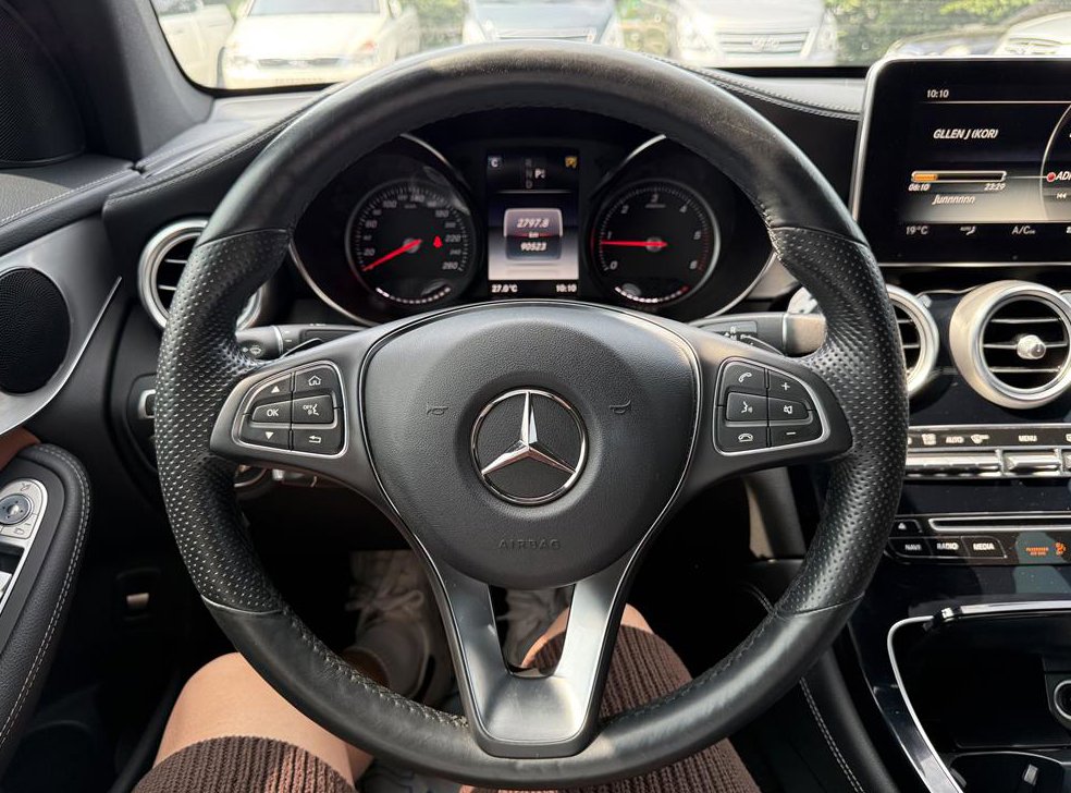 벤츠 GLC 클래스 GLC 220 d 4MATIC 프리미엄 쿠페 사진 6