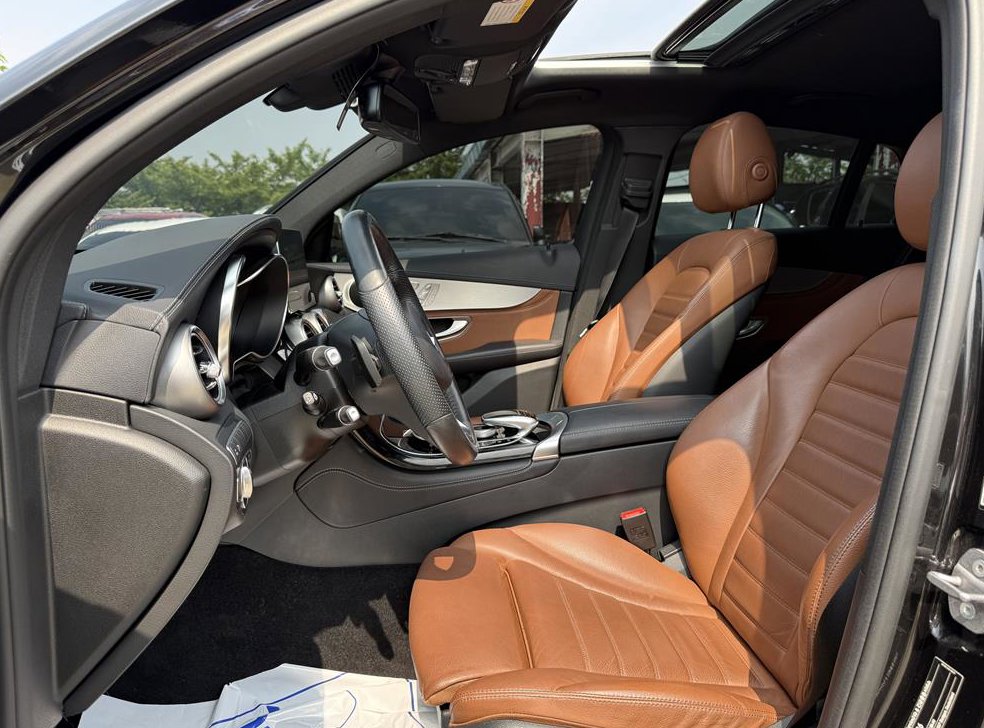 벤츠 GLC 클래스 GLC 220 d 4MATIC 프리미엄 쿠페 사진 8