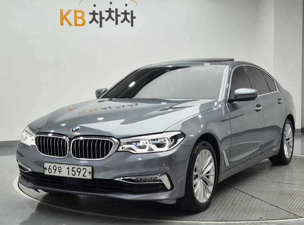 BMW 5시리즈 530i xDrive 럭셔리 플러스