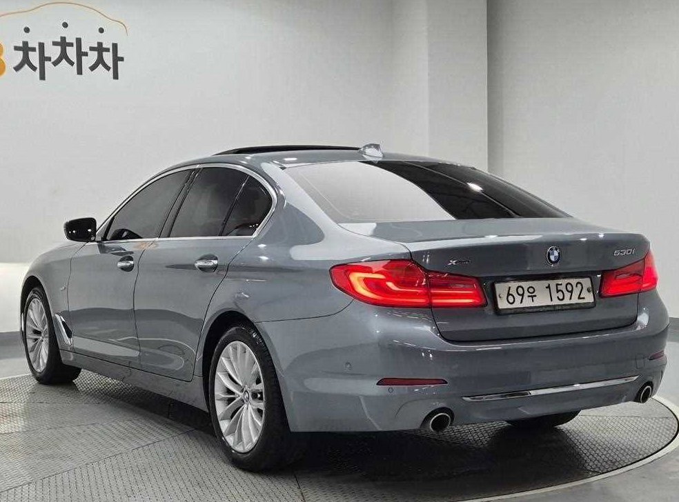 BMW 5시리즈 530i xDrive 럭셔리 플러스 사진 2