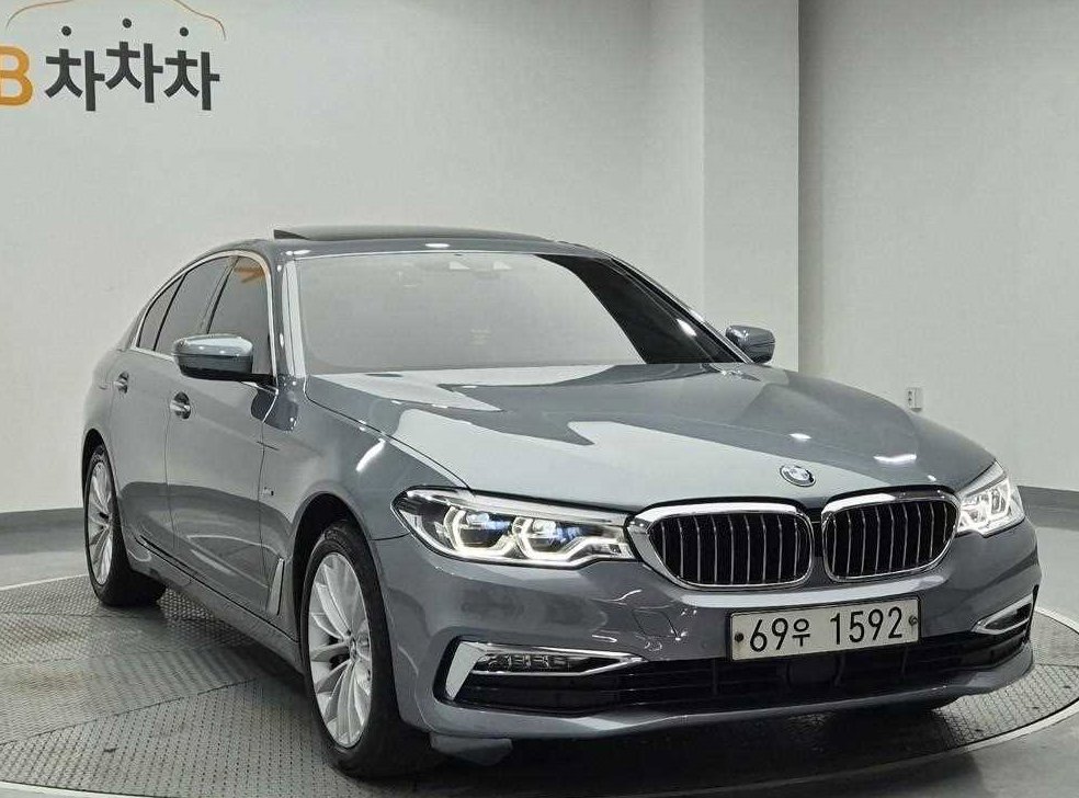 BMW 5시리즈 530i xDrive 럭셔리 플러스 사진 4