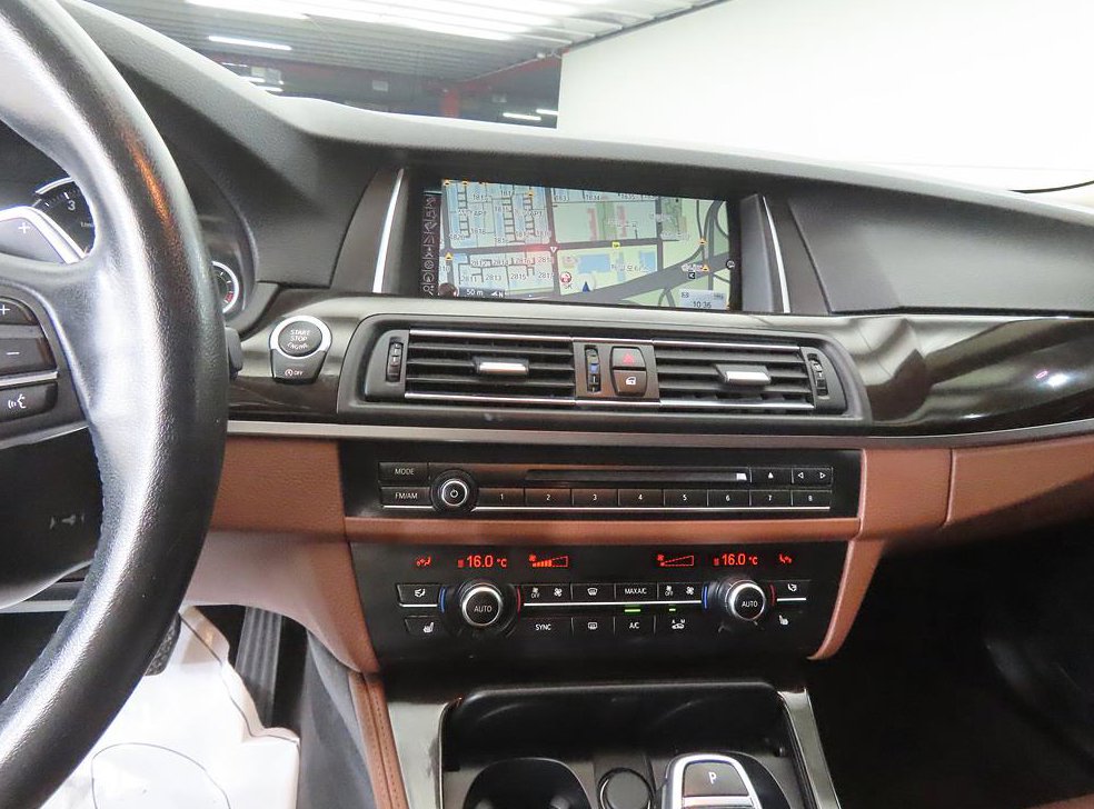 BMW 5시리즈 528i M 에어로 다이나믹 사진 10