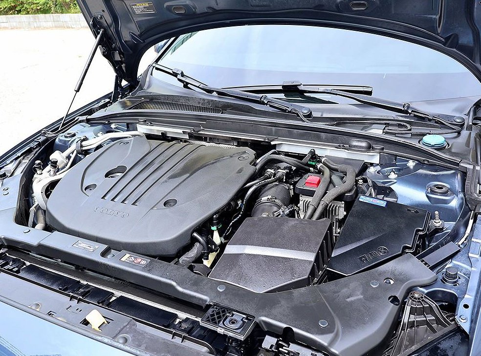 볼보 V60 2.0 B5 프로 AWD 사진 18