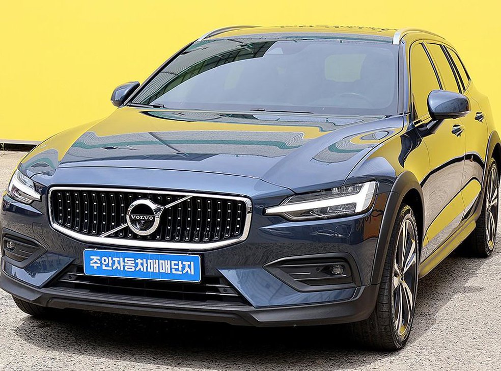 볼보 V60 2.0 B5 프로 AWD 사진 2