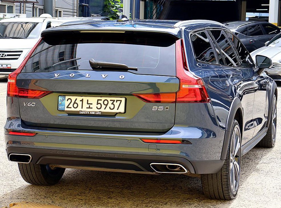 볼보 V60 2.0 B5 프로 AWD 사진 4