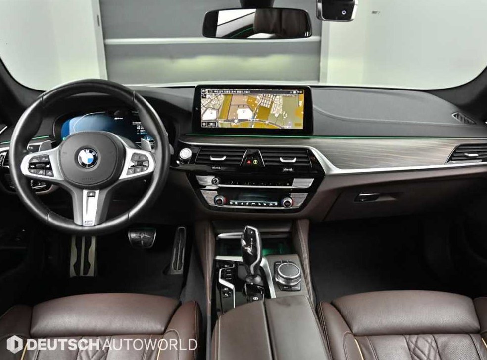 BMW 5시리즈 530e M 스포츠