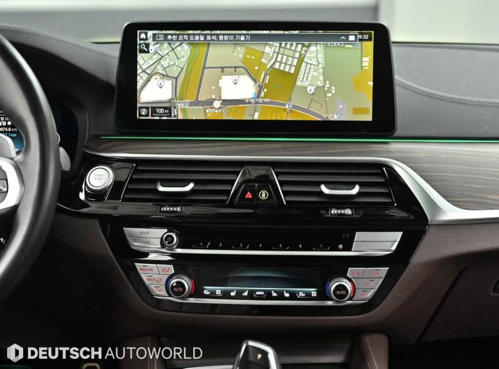BMW 5시리즈 530e M 스포츠 사진 14