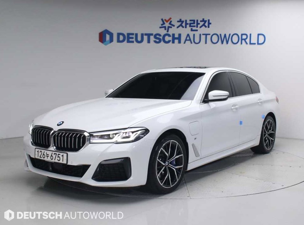 BMW 5시리즈 530e M 스포츠 사진 2