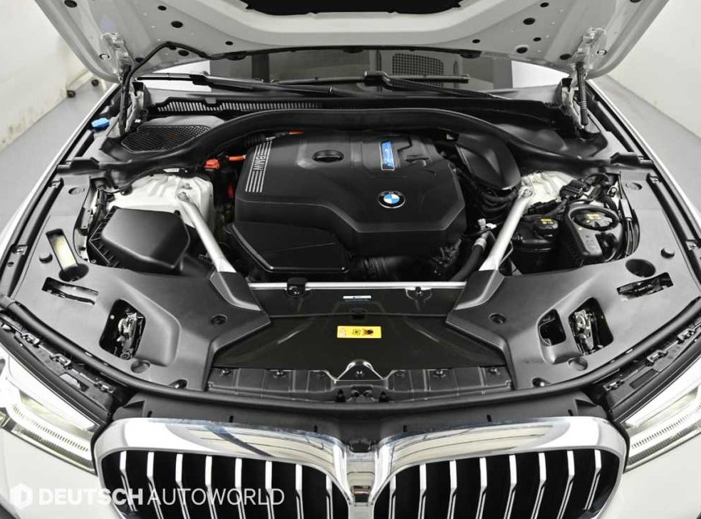 BMW 5시리즈 530e M 스포츠 사진 7