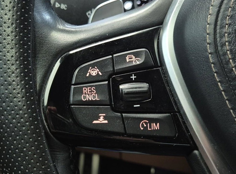 BMW 5시리즈 520d M 스포츠 스페셜 에디션 사진 16