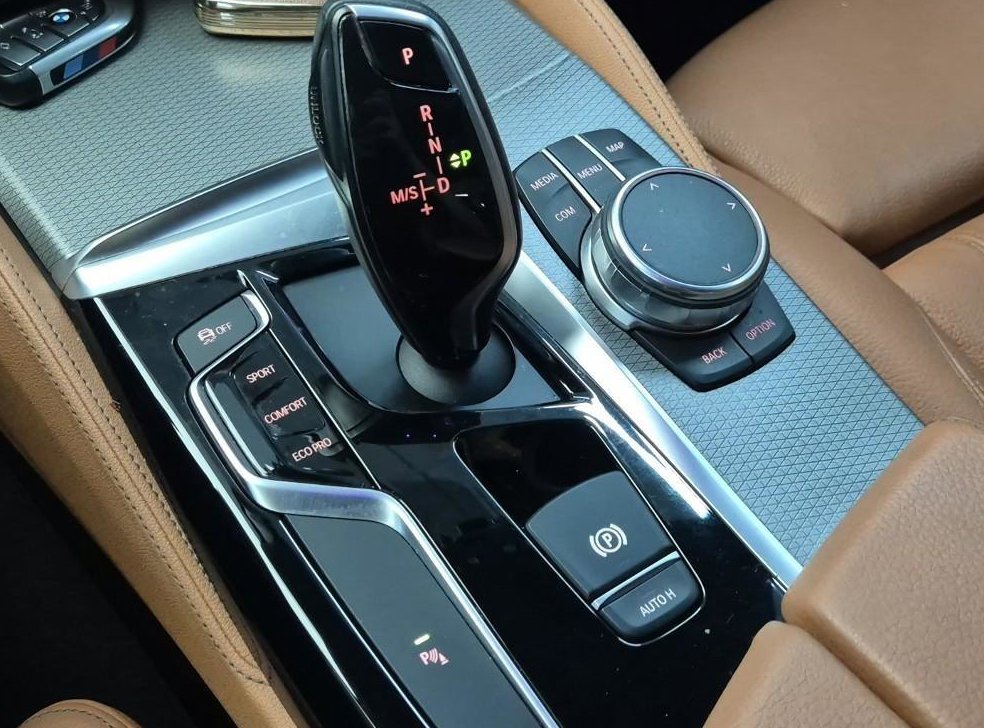 BMW 5시리즈 520d M 스포츠 스페셜 에디션 사진 8