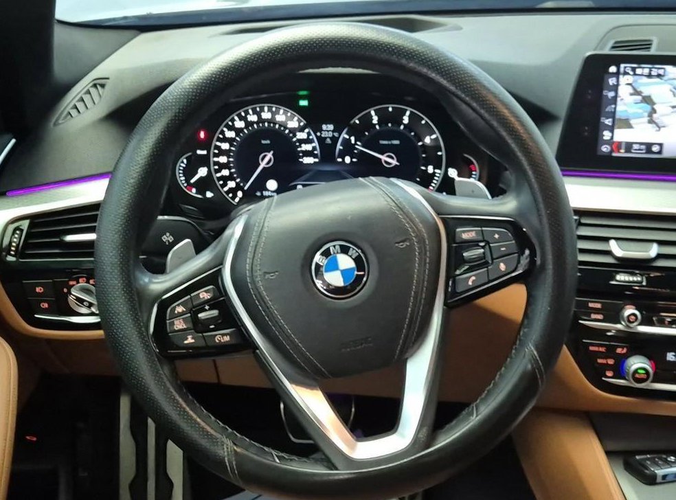 BMW 5시리즈 520d M 스포츠 스페셜 에디션 사진 9