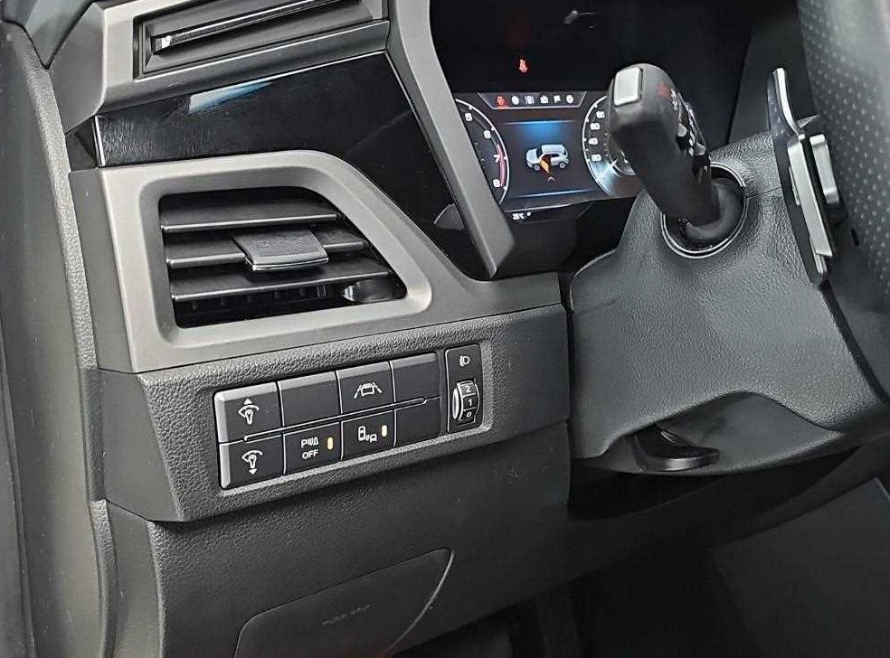 KG모빌리티(쌍용)  코란도 2WD 가솔린 1.5 R-플러스 사진 17
