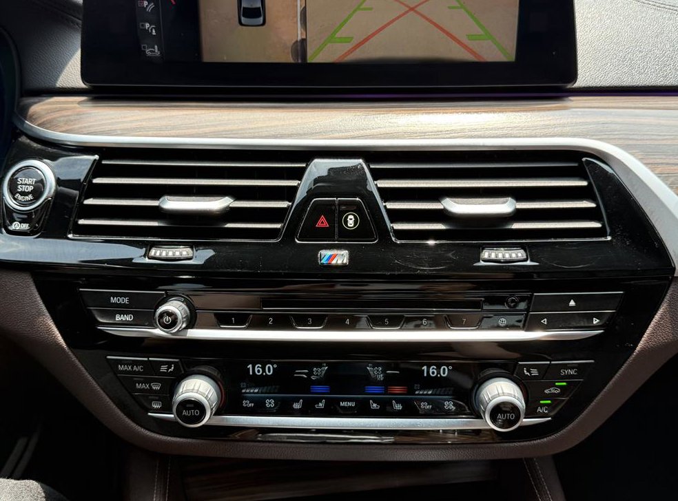 BMW 5시리즈 530i M 스포츠 플러스 사진 13