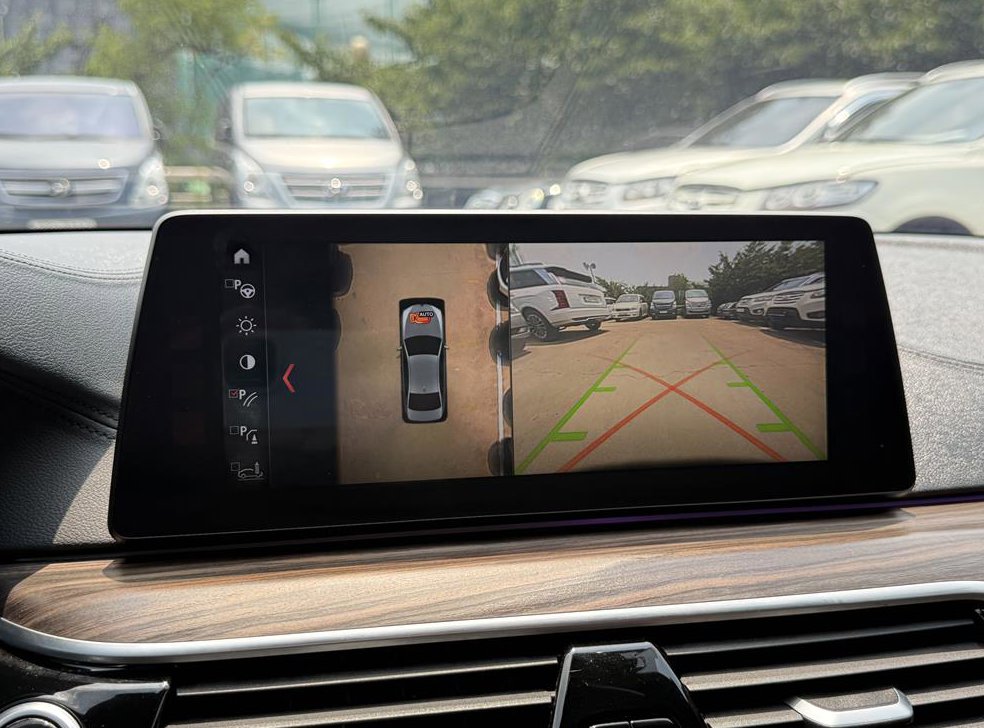 BMW 5시리즈 530i M 스포츠 플러스 사진 14