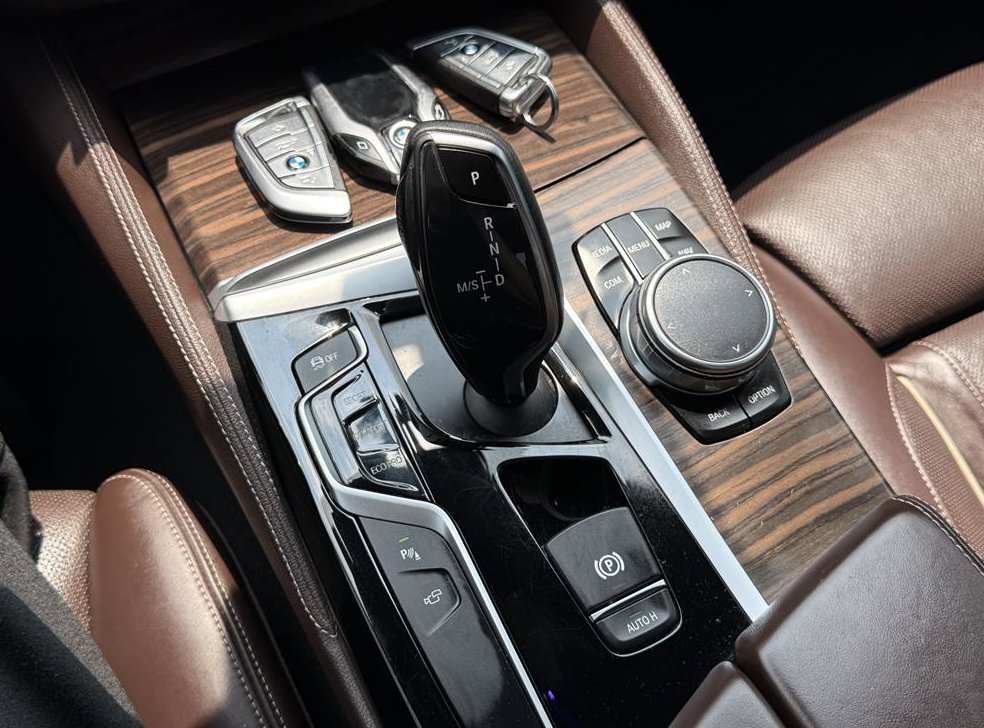 BMW 5시리즈 530i M 스포츠 플러스 사진 15