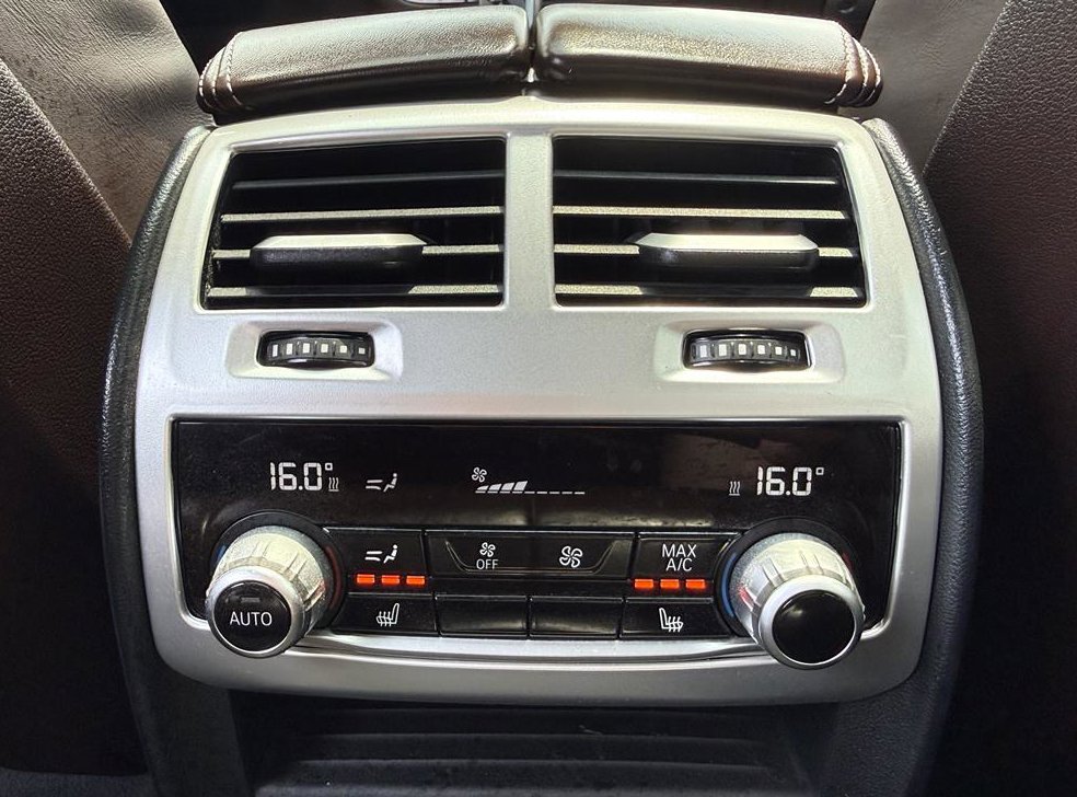 BMW 5시리즈 530i M 스포츠 플러스 사진 17