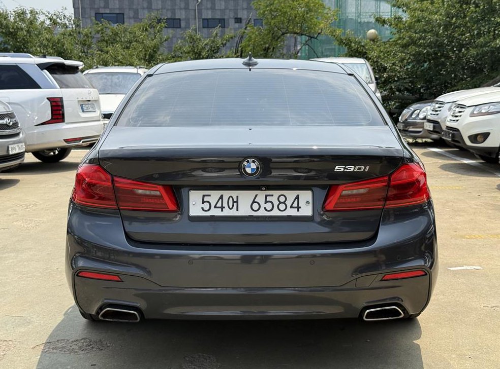 BMW 5시리즈 530i M 스포츠 플러스 사진 4