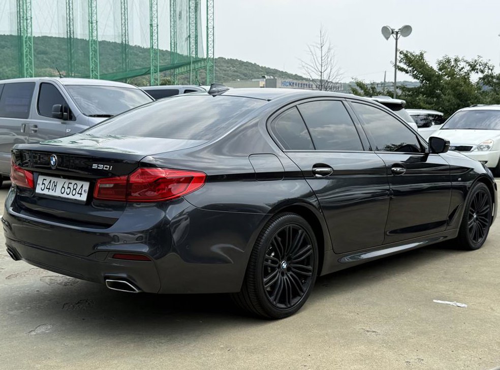 BMW 5시리즈 530i M 스포츠 플러스 사진 6