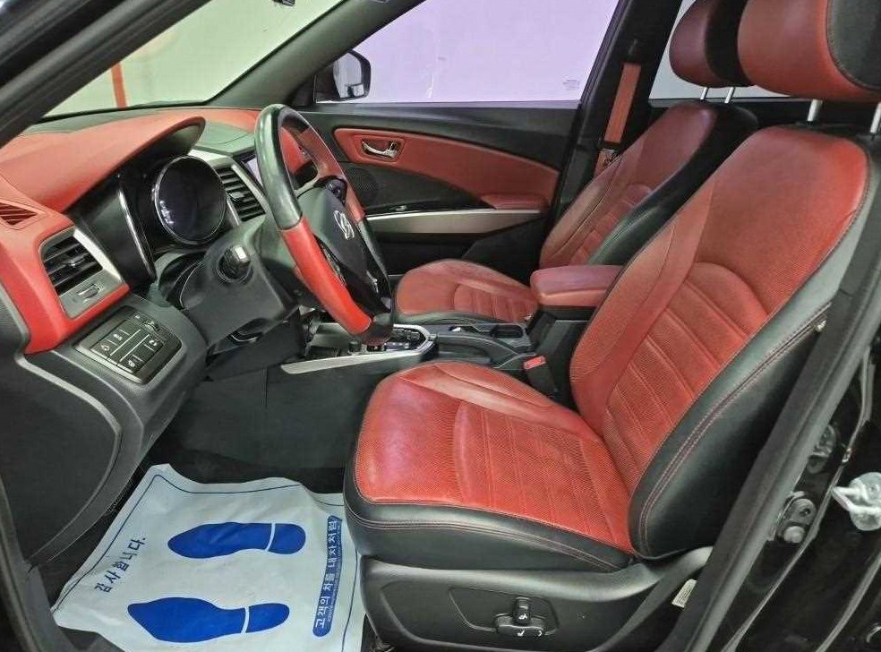 KG모빌리티(쌍용)  티볼리 디젤 2WD 1.6 LX 사진 11