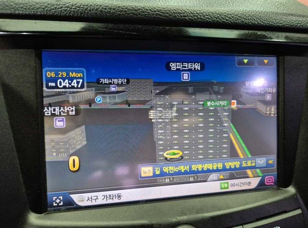 KG모빌리티(쌍용)  티볼리 디젤 2WD 1.6 LX 사진 14