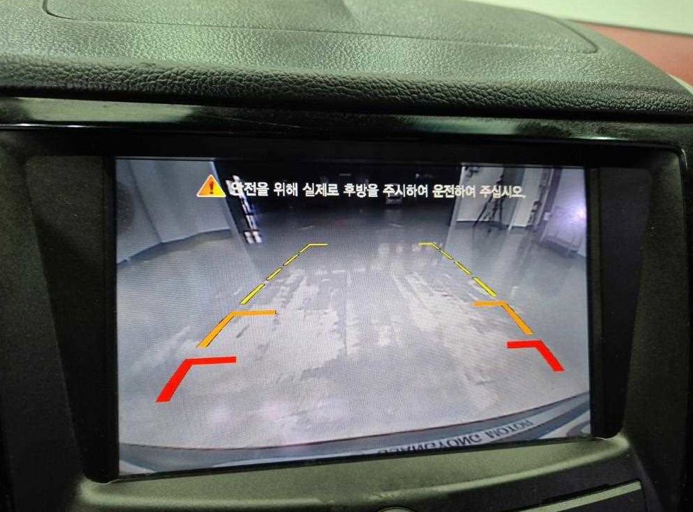 KG모빌리티(쌍용)  티볼리 디젤 2WD 1.6 LX 사진 15
