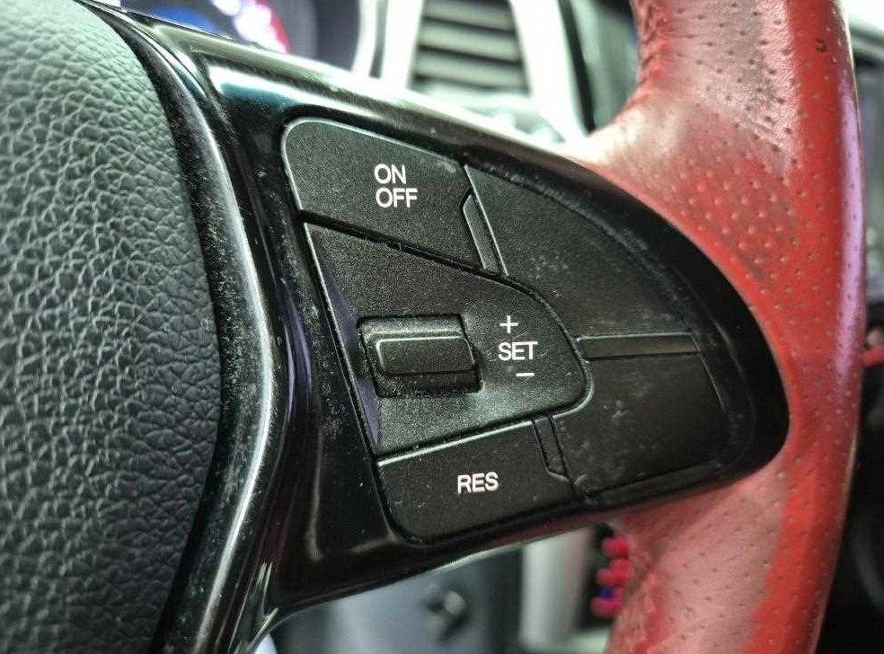 KG모빌리티(쌍용)  티볼리 디젤 2WD 1.6 LX 사진 16