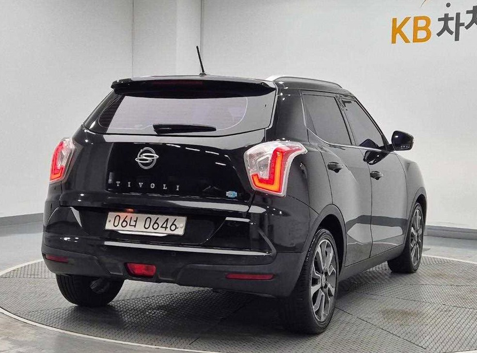 KG모빌리티(쌍용)  티볼리 디젤 2WD 1.6 LX 사진 3