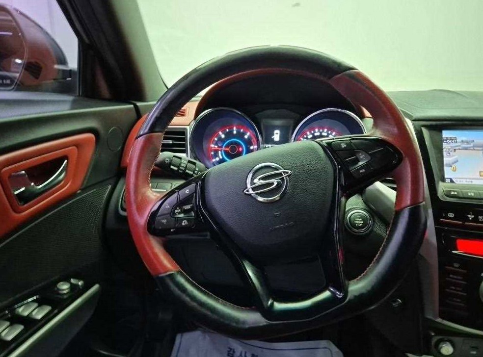 KG모빌리티(쌍용)  티볼리 디젤 2WD 1.6 LX 사진 9