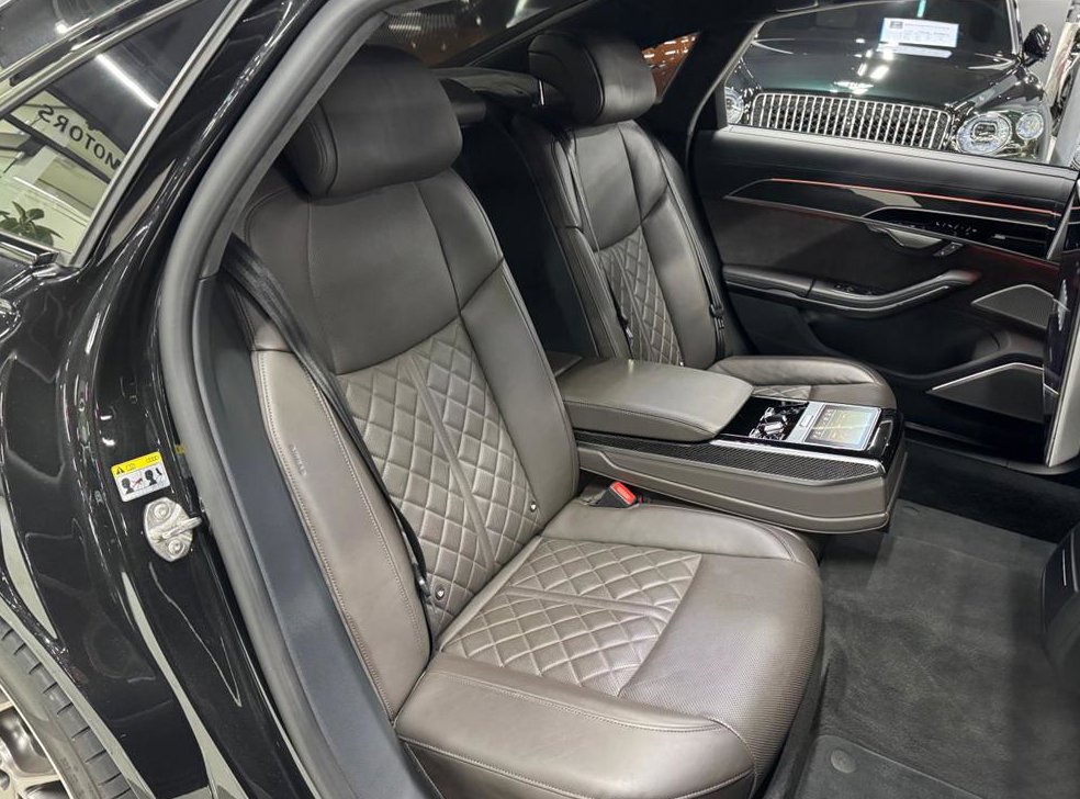 아우디 S8 4.0 TFSI 콰트로 LWB 사진 13