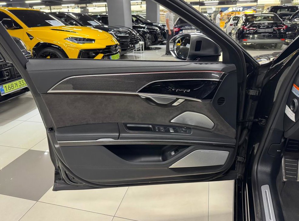 아우디 S8 4.0 TFSI 콰트로 LWB 사진 7