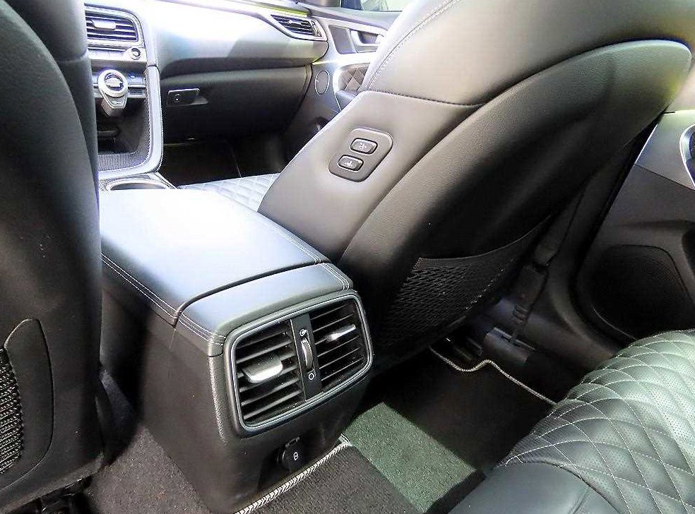 제네시스 G70 3.3T 스포츠 AWD 사진 16