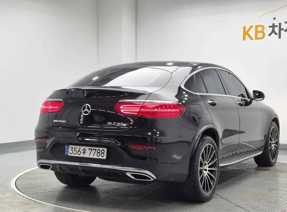 벤츠 GLC 클래스 GLC 220 d 4MATIC 프리미엄 쿠페 사진 4