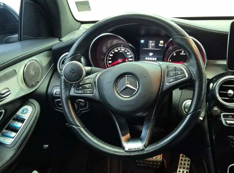 벤츠 GLC 클래스 GLC 220 d 4MATIC 프리미엄 쿠페 사진 9