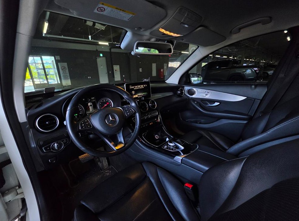 벤츠 GLC 클래스 GLC 350 e 4MATIC 사진 14