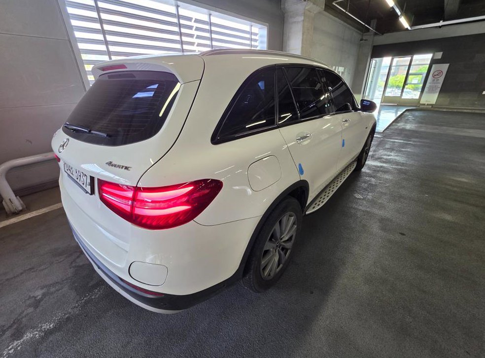 벤츠 GLC 클래스 GLC 350 e 4MATIC 사진 7