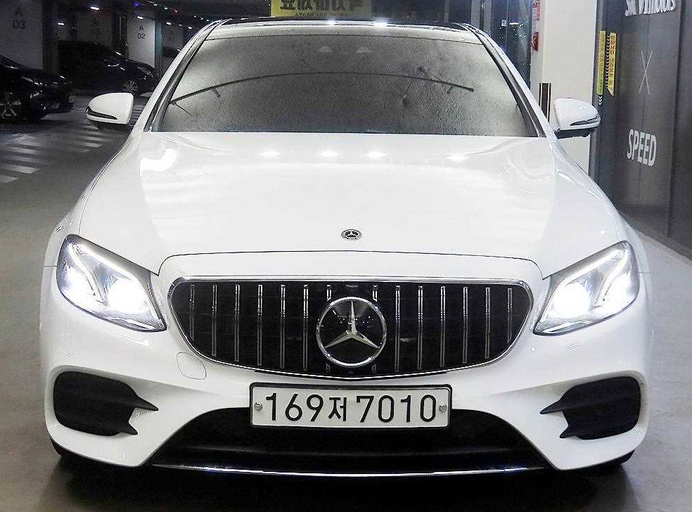 벤츠 E 클래스 E350 4MATIC AMG LINE 사진 2