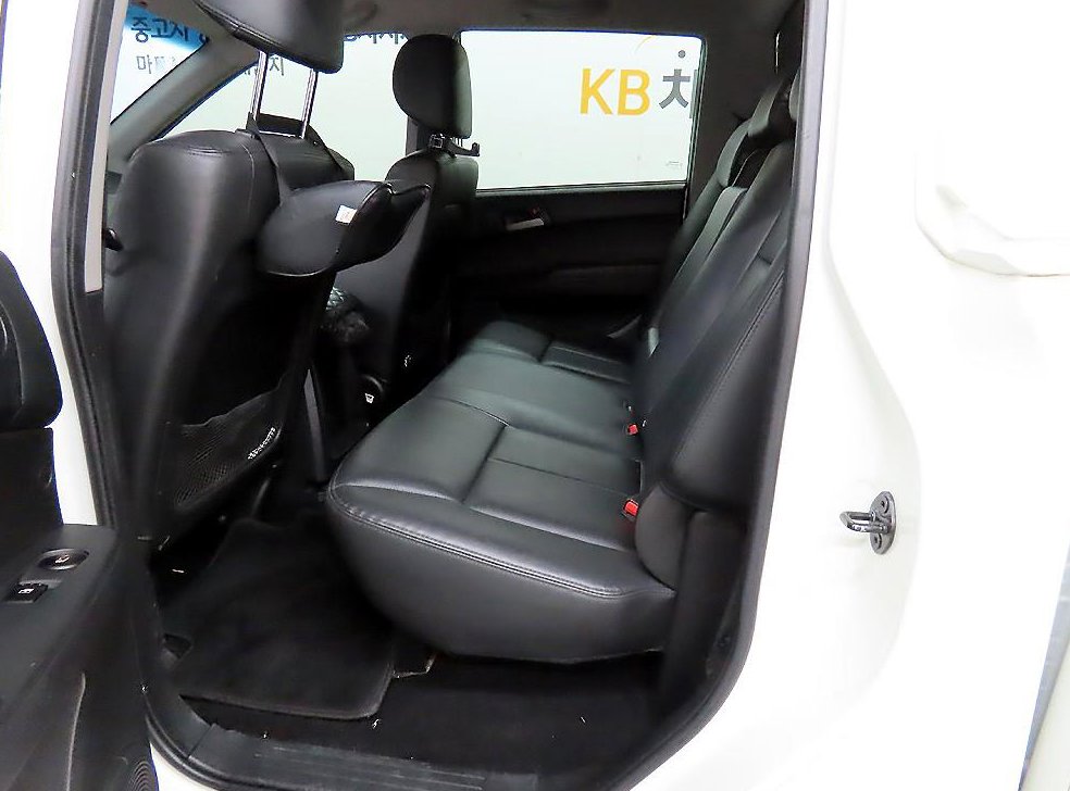 KG모빌리티(쌍용)  코란도 디젤 4WD 익스트림 사진 6