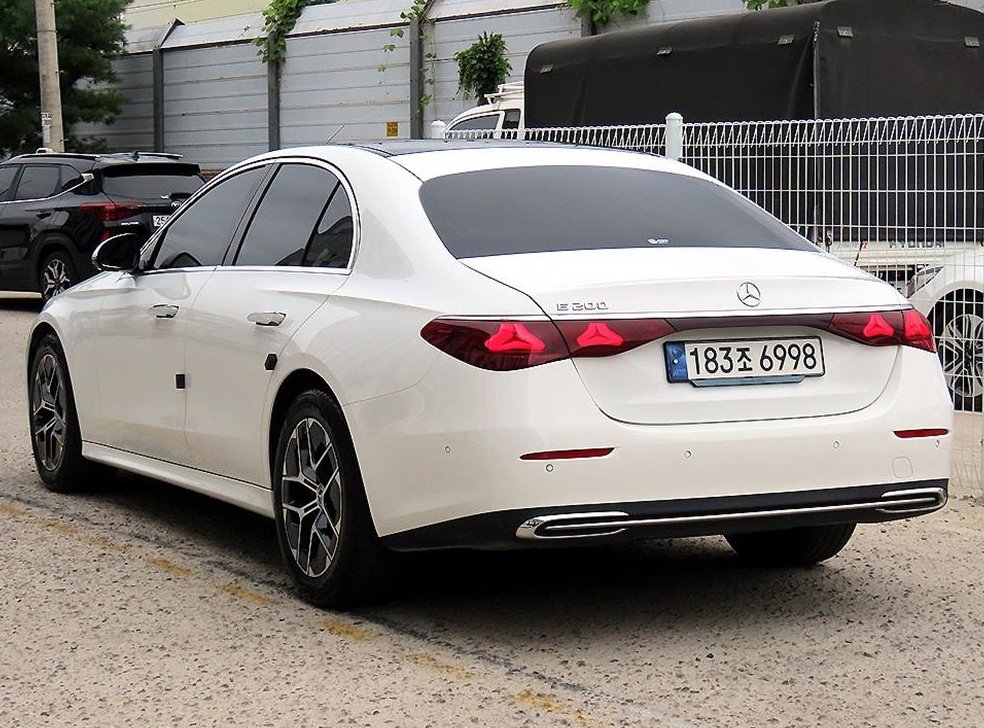벤츠 E 클래스 E200 사진 3