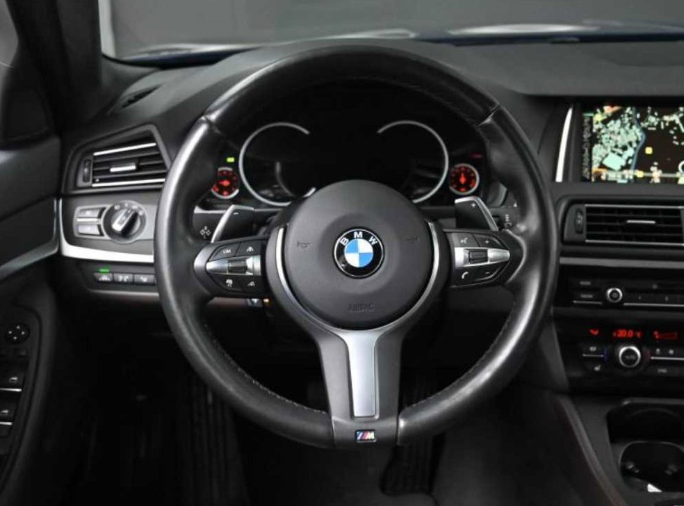 BMW 5시리즈 528i xDrive M 에어로 다이나믹 사진 13