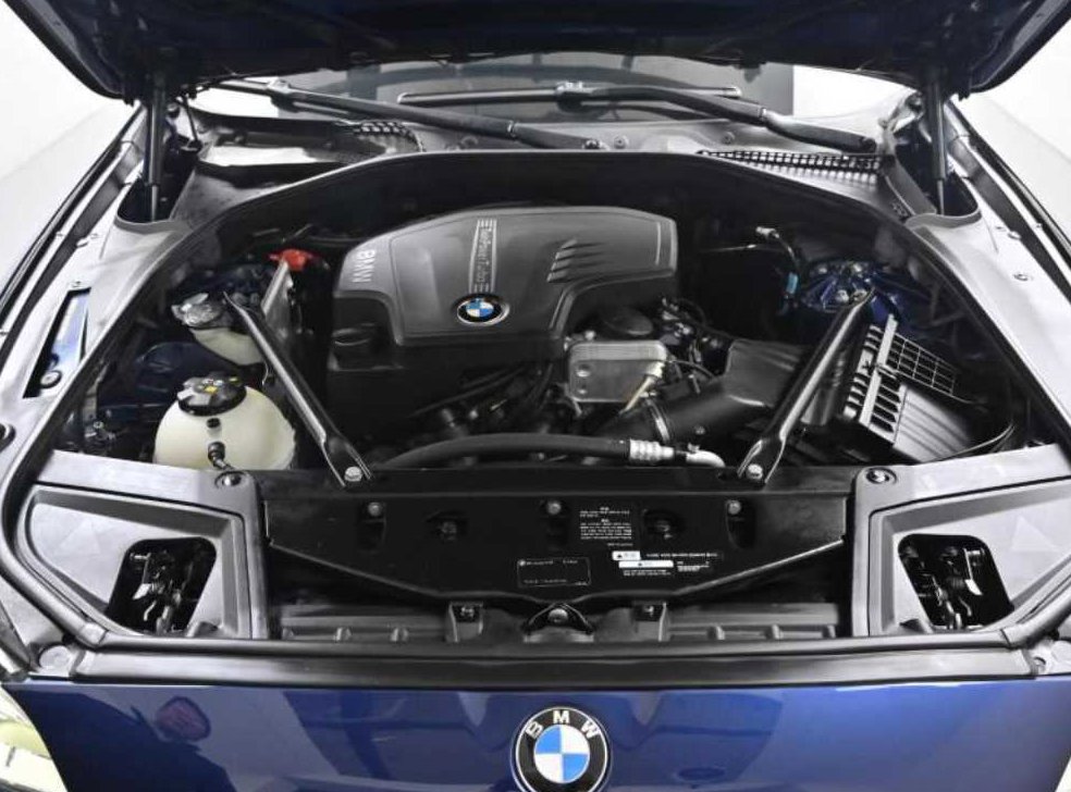 BMW 5시리즈 528i xDrive M 에어로 다이나믹 사진 6