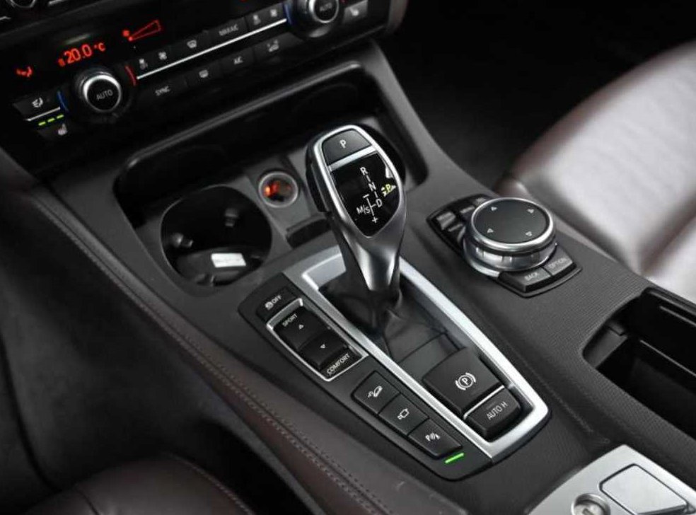 BMW 5시리즈 528i xDrive M 에어로 다이나믹 사진 9