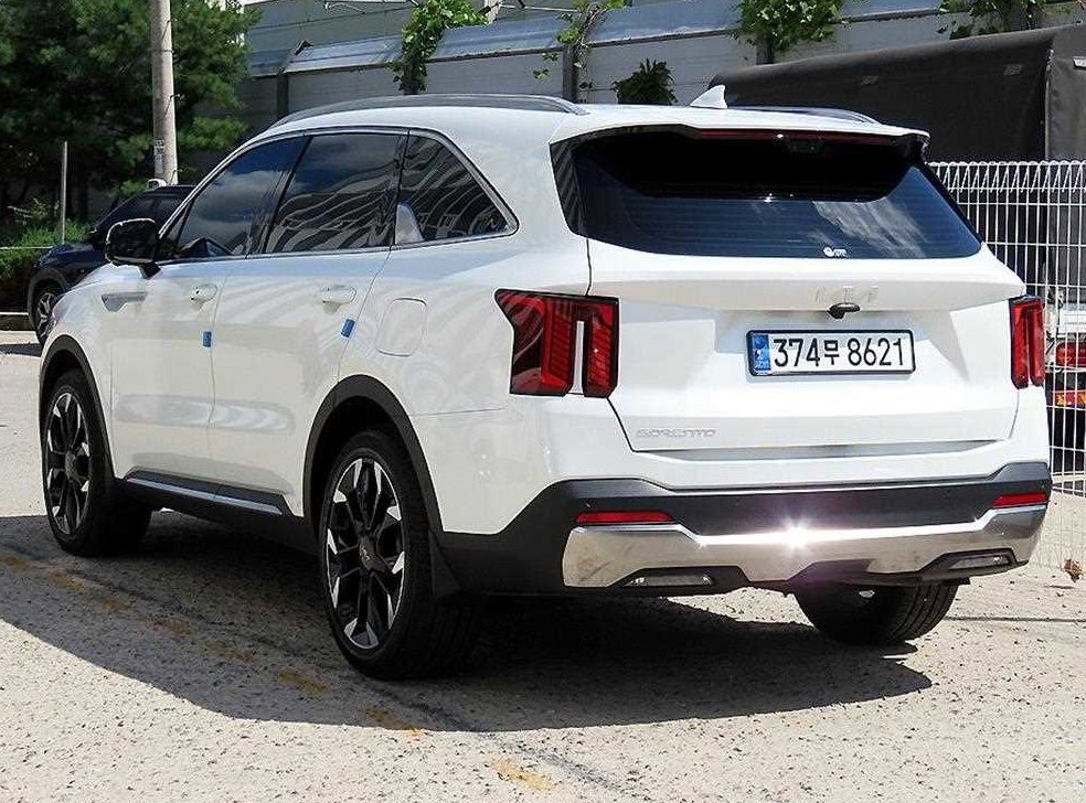 기아 쏘렌토 가솔린 2.5T 2WD 시그니처 사진 3