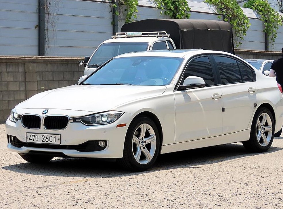 BMW 3시리즈 320i 사진 2