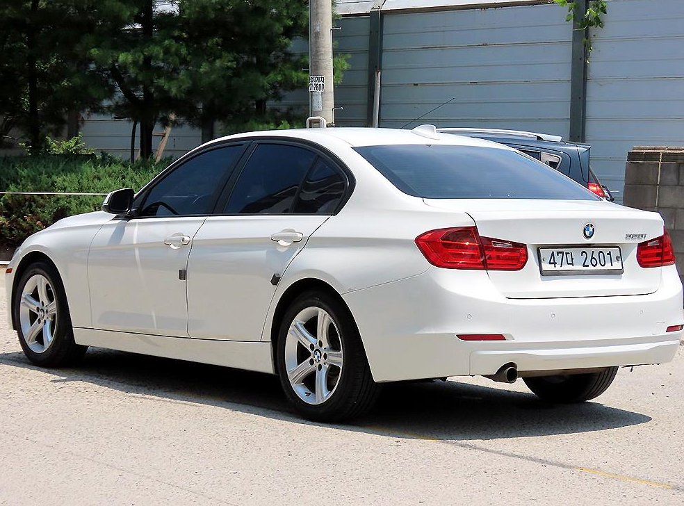 BMW 3시리즈 320i 사진 3