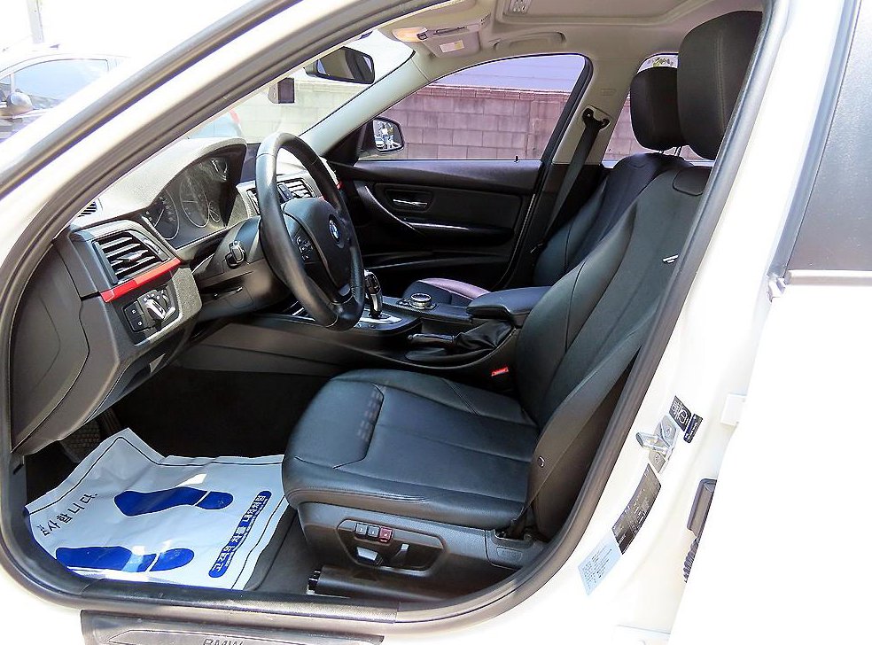 BMW 3시리즈 320i 사진 5