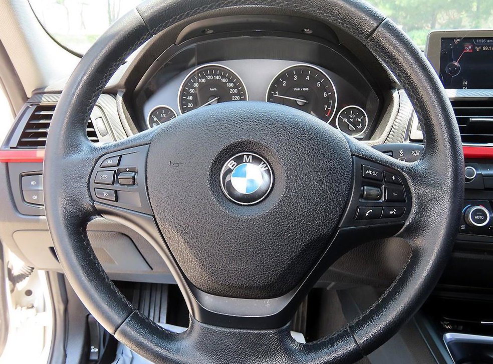 BMW 3시리즈 320i 사진 8