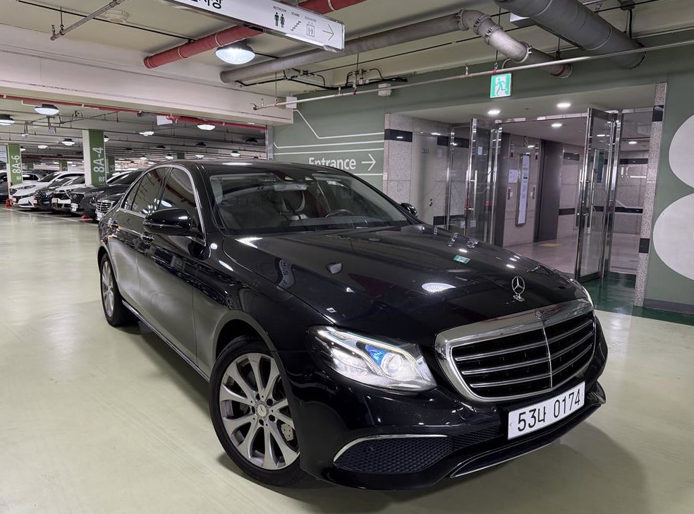 벤츠 E 클래스 E220d 익스클루시브 사진 2