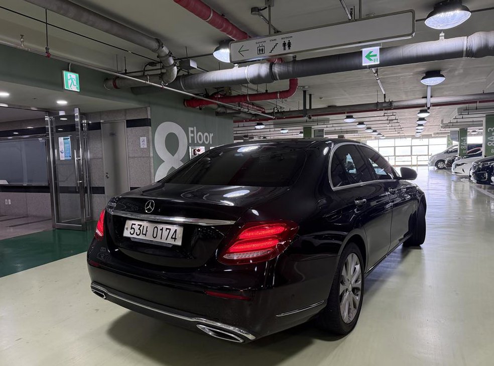 벤츠 E 클래스 E220d 익스클루시브 사진 3